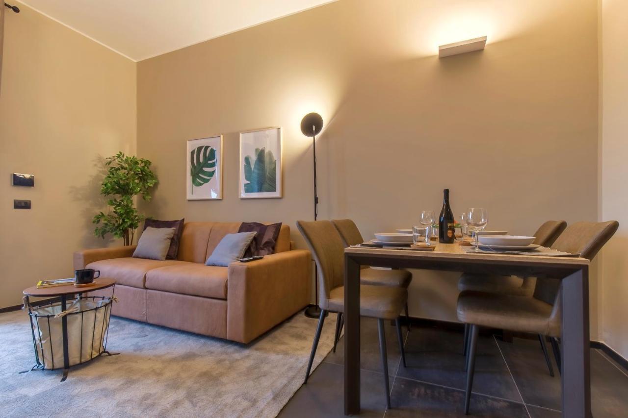 Modern & Bright 2 Bedroom Flat 50M From M4 Stop Милан Экстерьер фото