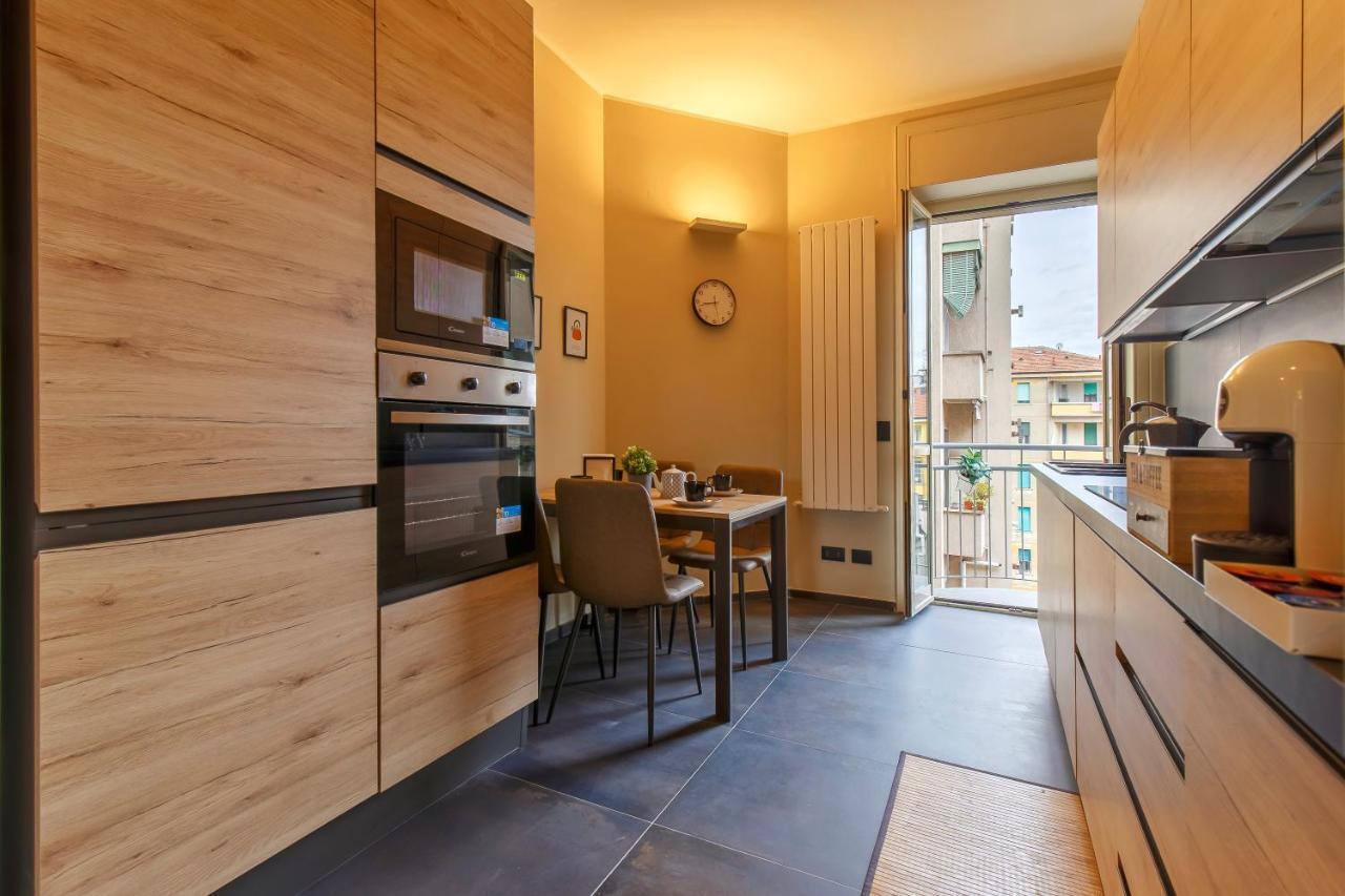 Modern & Bright 2 Bedroom Flat 50M From M4 Stop Милан Экстерьер фото