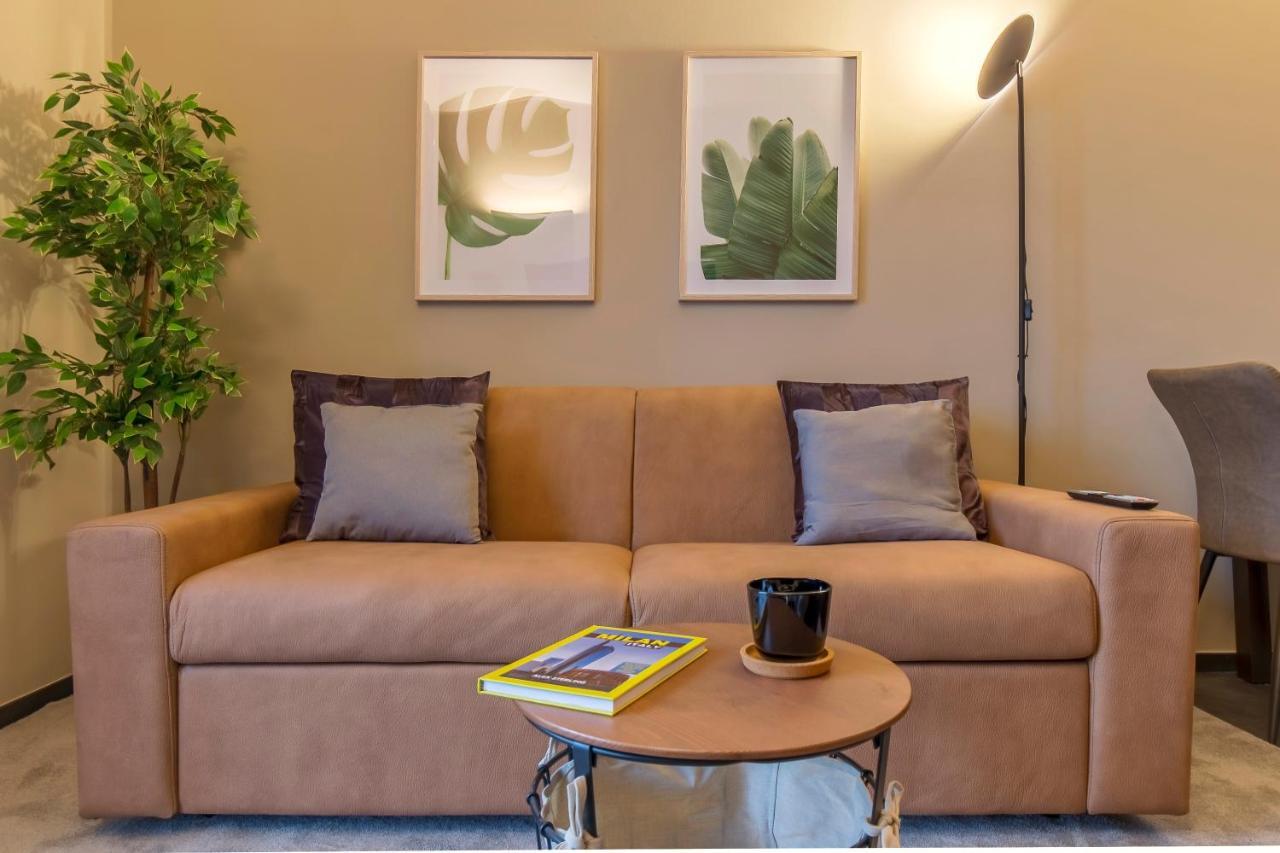 Modern & Bright 2 Bedroom Flat 50M From M4 Stop Милан Экстерьер фото