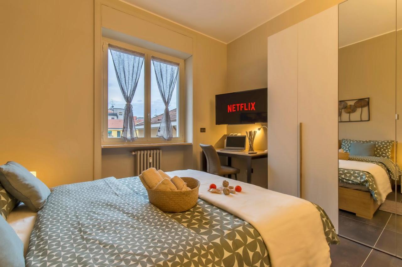 Modern & Bright 2 Bedroom Flat 50M From M4 Stop Милан Экстерьер фото